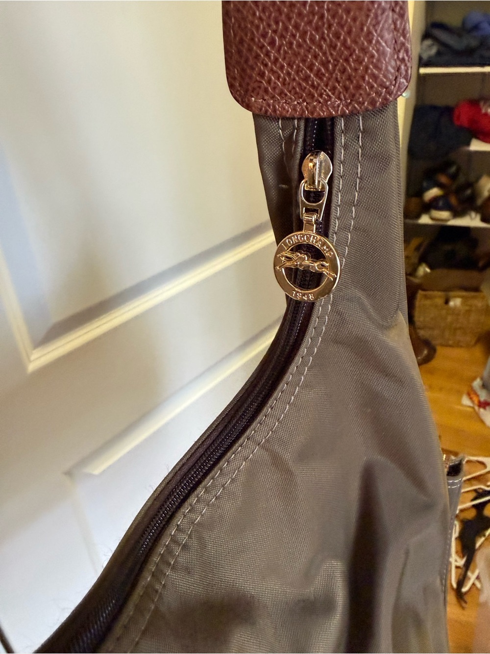Longchamp Olive Green Nylon Shoulder Bag with Adjustable Strap - Picture 3 of 5